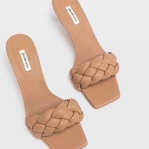 Heeled sandal with braided detail 8/EUR 39
